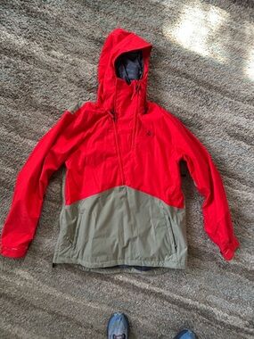 Volcom Red pullover nimbus ski/snowboard jacket with Olive Panel